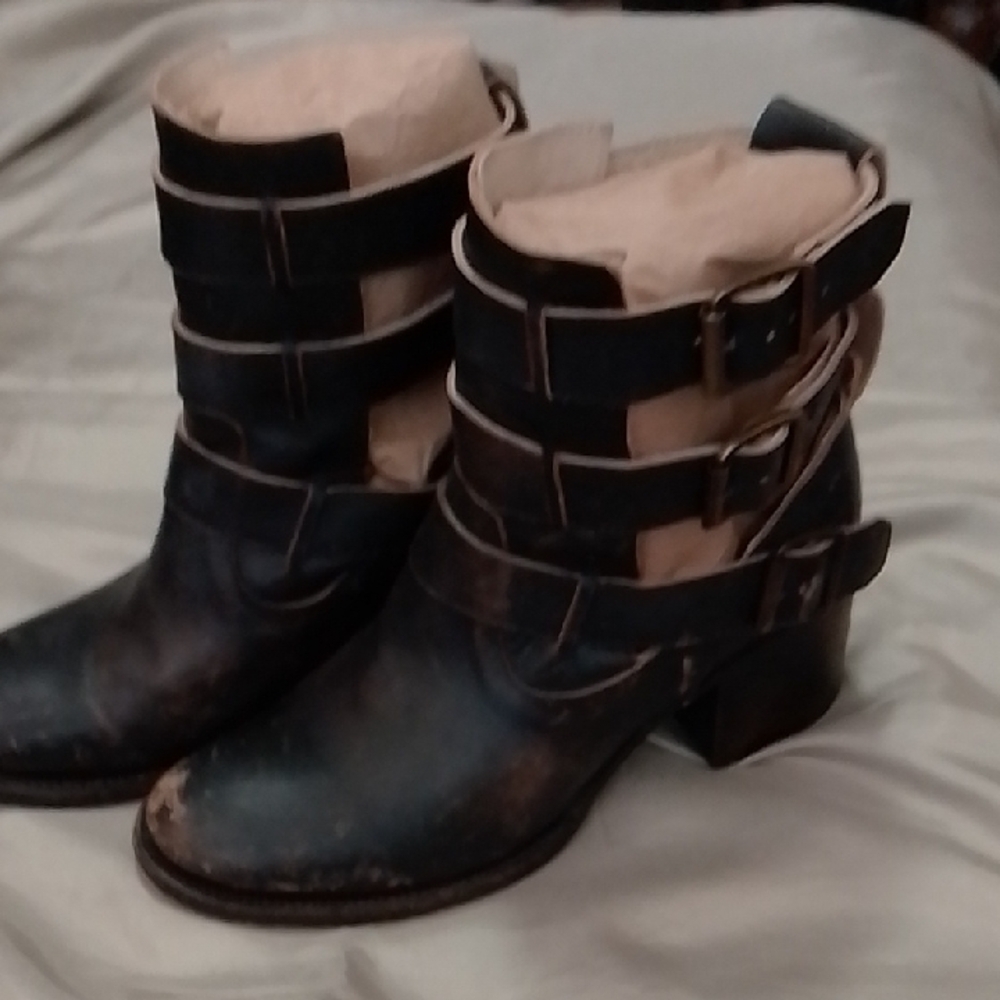 Free bird By Steven Rollin Black Multi-Strap Heeled Boots